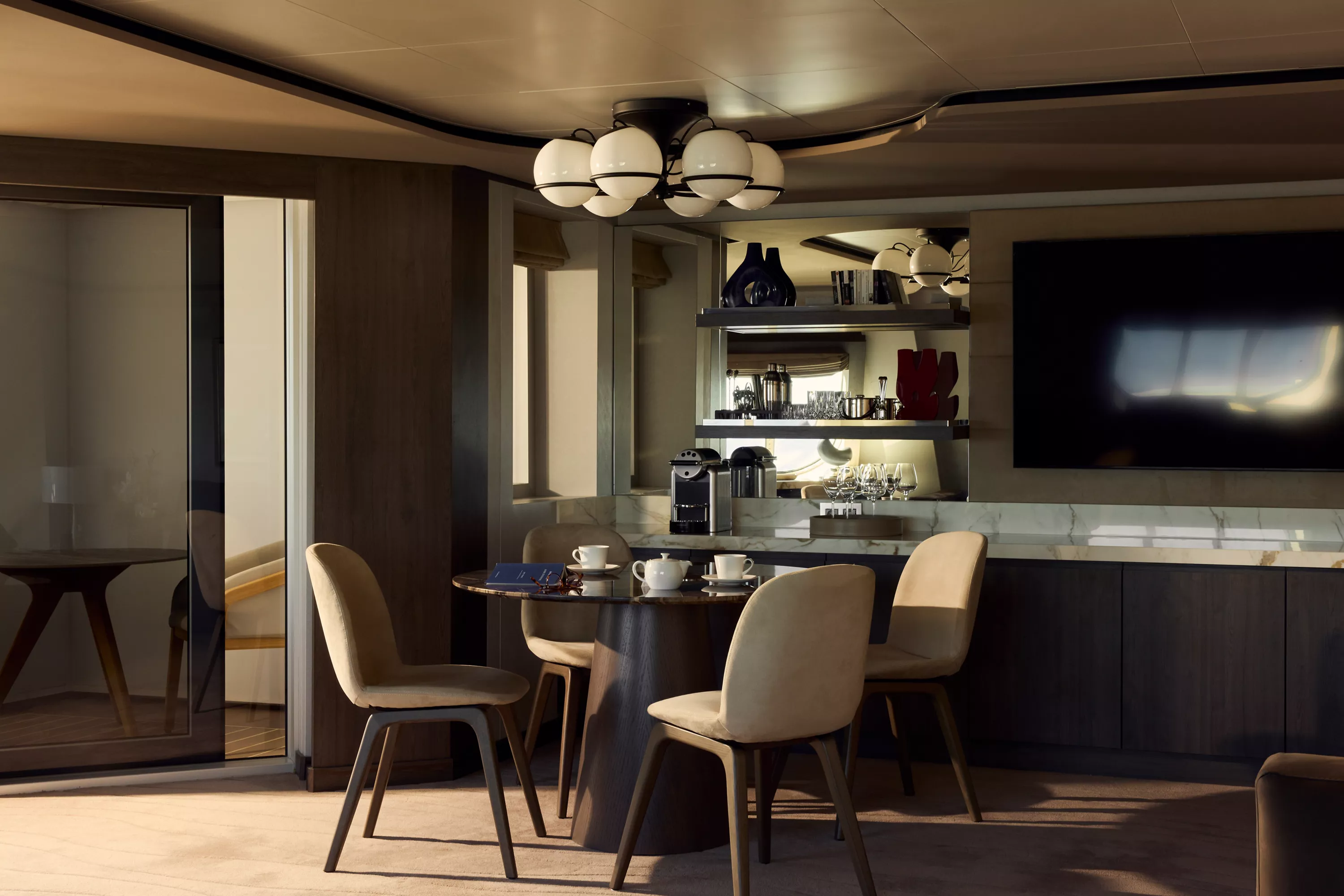 Residence - Dining Area